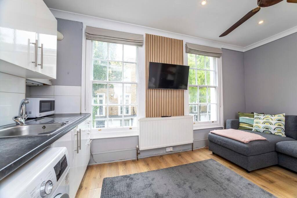 Lägenhet 2 Bedroom Flat In Notting Hill *