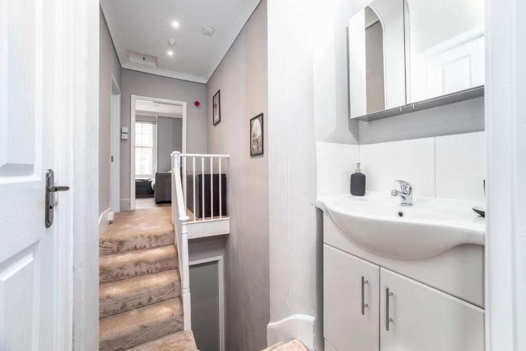 Lägenhet 2 Bedroom Flat In Notting Hill *
