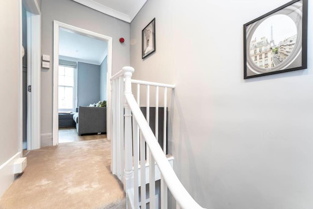 2 Bedroom Flat In Notting Hill Lägenhet London