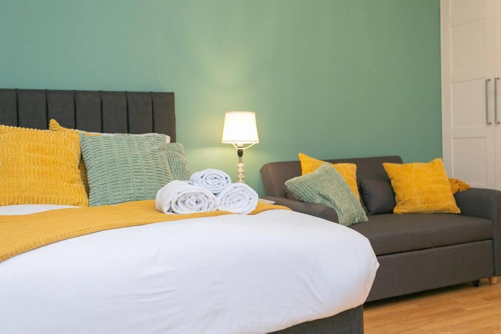 Trendy 1br In West Kensington -opposite Station Appartement