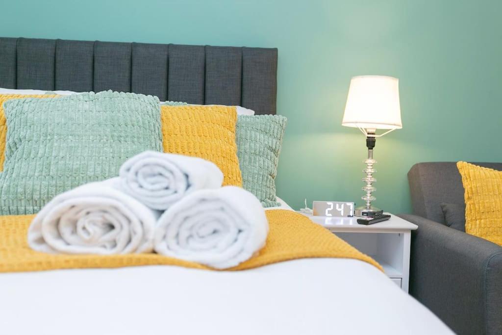 Trendy 1br In West Kensington -opposite Station Appartement *