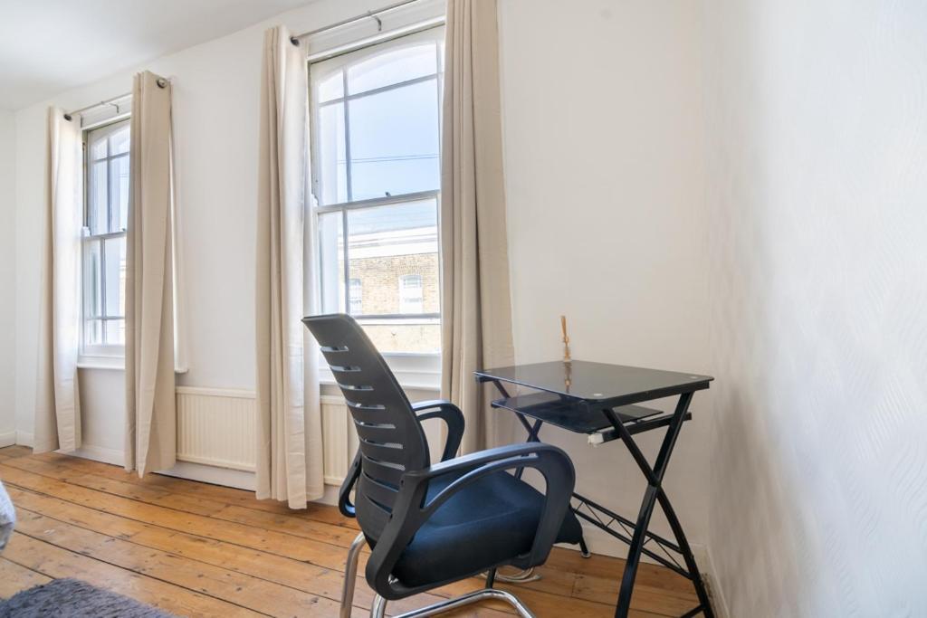 Bright Spacious Double Bedroom