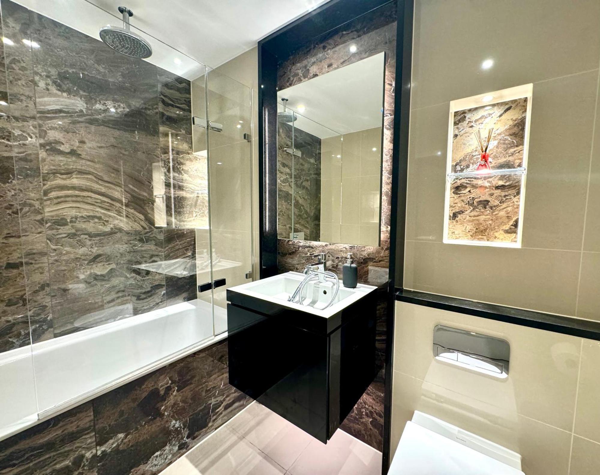 2 Bedroom Luxury Edgware Road By Wild Lägenhet