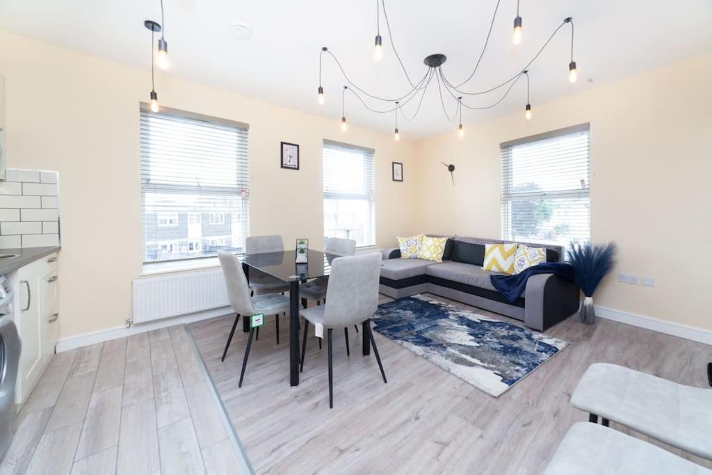 Modern Stylish 2 Bedroom In East * London