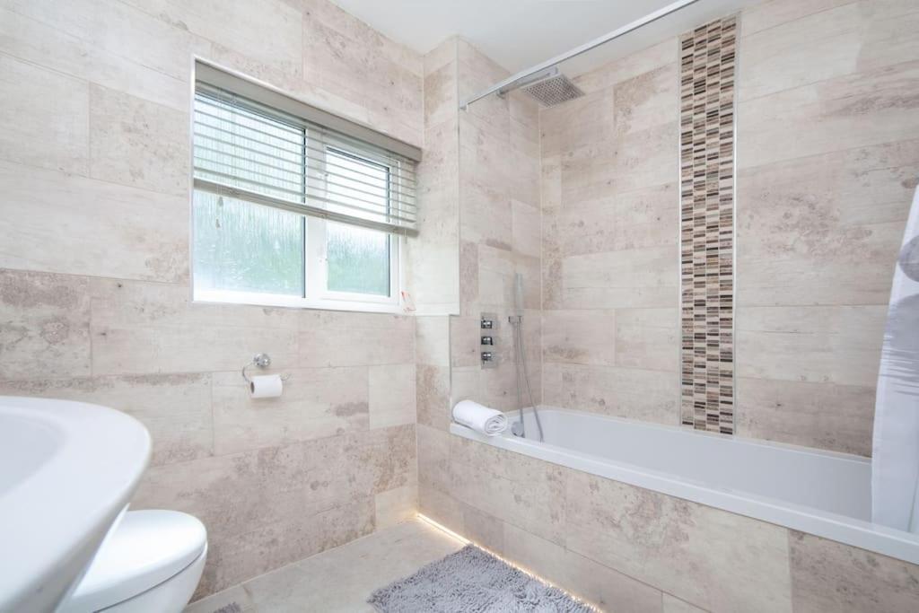 Spacy 3 Bedroom Woolwich Leilighet