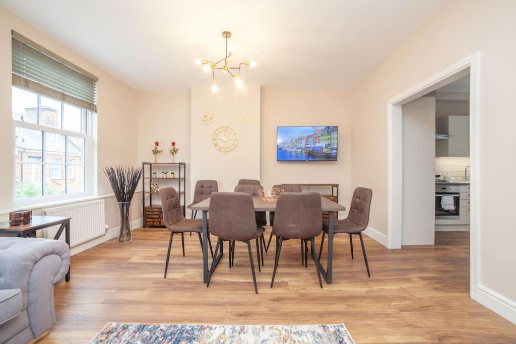 Spacy 3 Bedroom Woolwich Leilighet