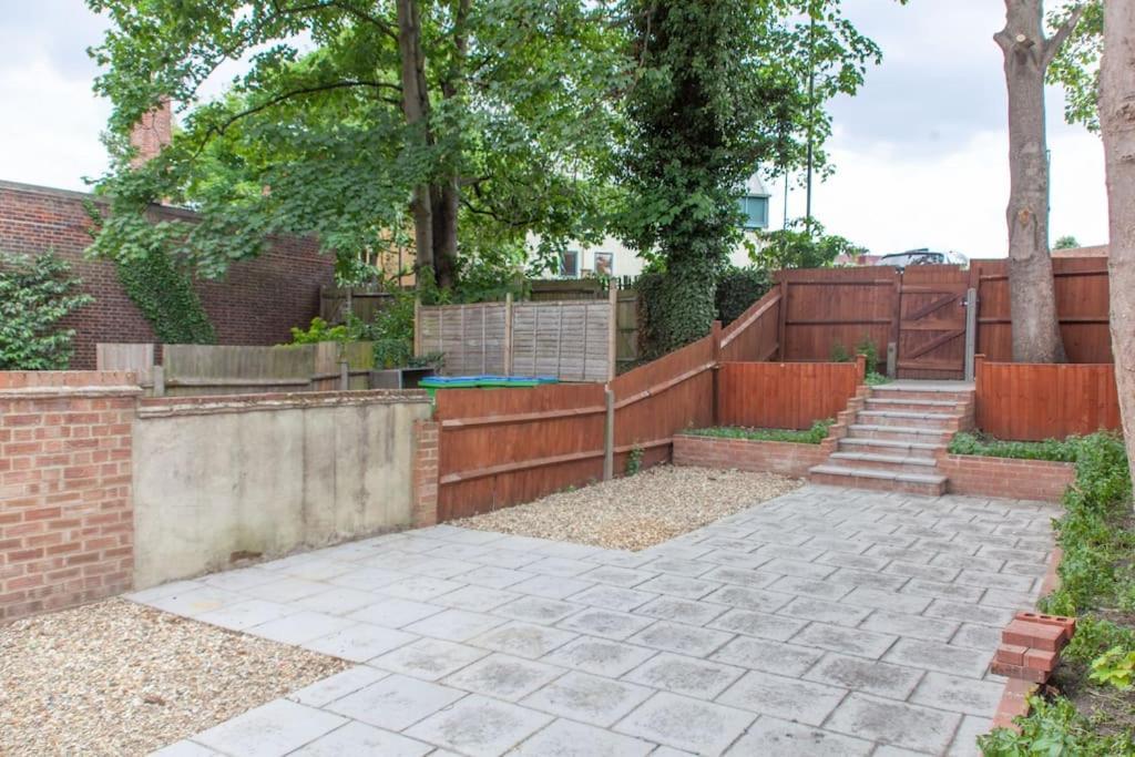 Leilighet Spacy 3 Bedroom Woolwich London