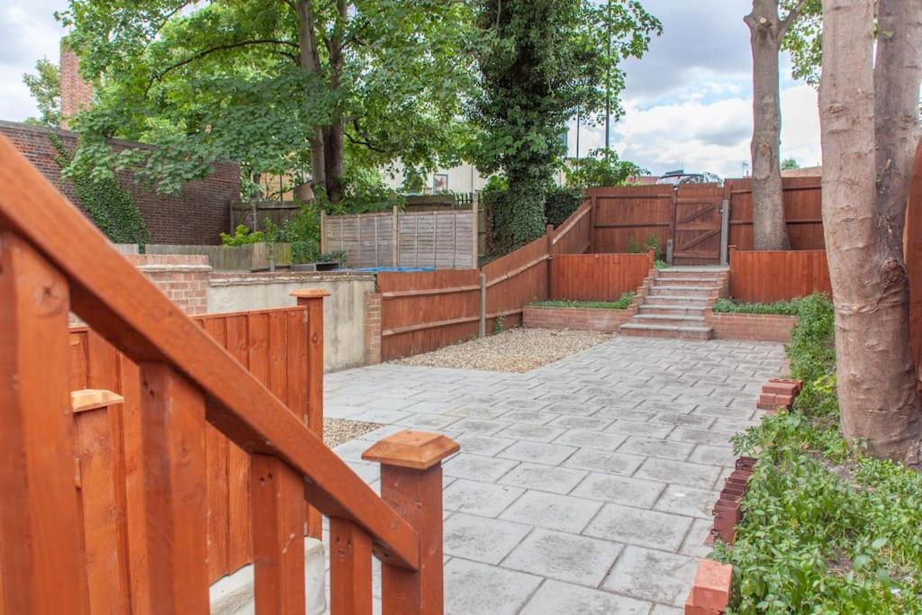 Leilighet Spacy 3 Bedroom Woolwich London