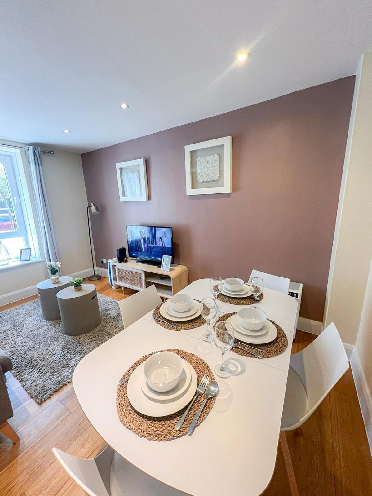 Refined 2 Bedroom Flat Few Steps From The Oval * Londen