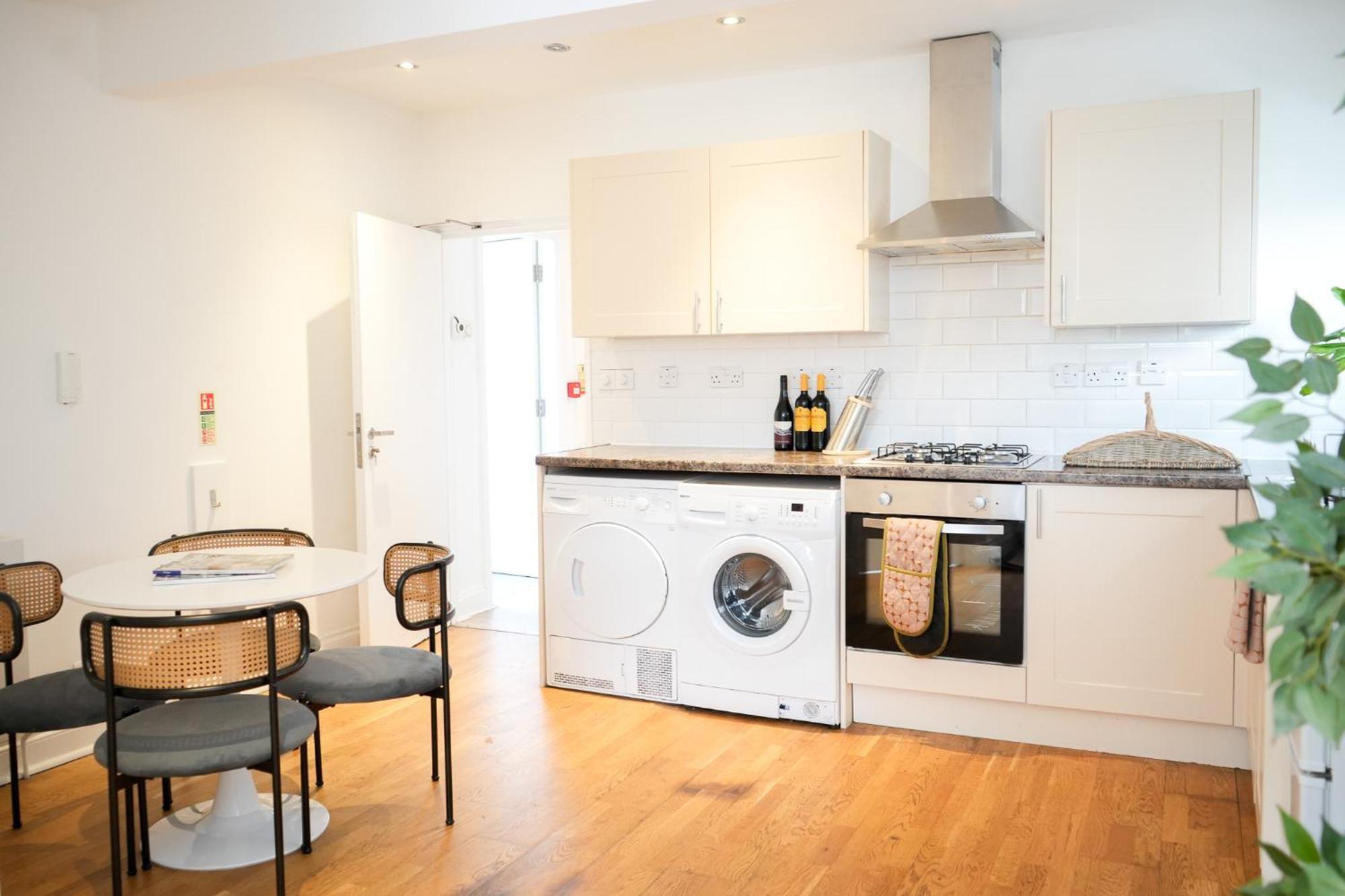 Apartment Fun Energetic Oasis In Islington - Sleeps6 London