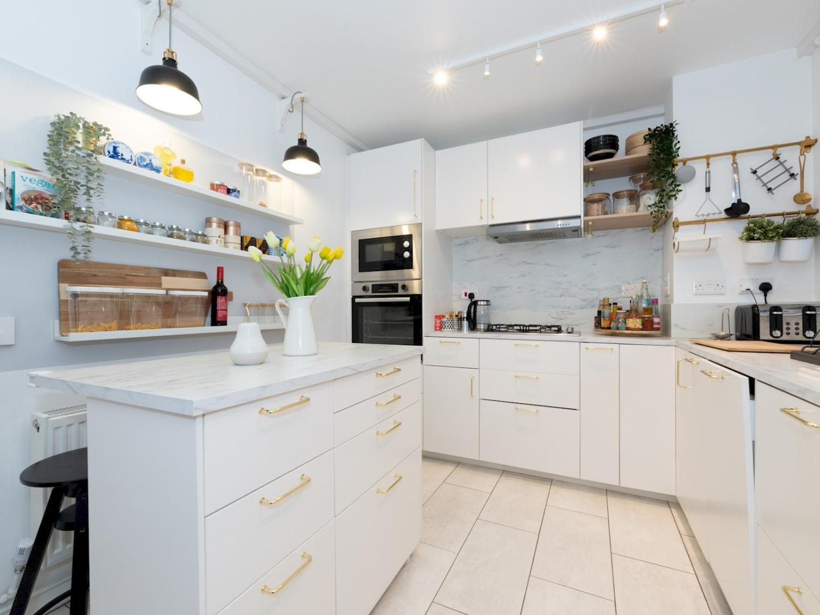Modern 2-bed Flat Woolwich Station 6 Mins Walk Pass The Keys Leilighet London