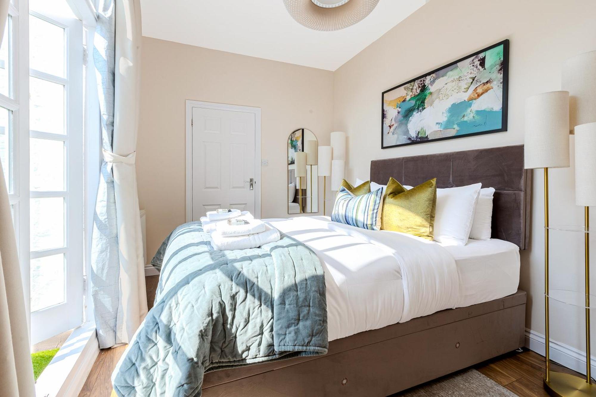 Stylish 2br Flat With Terrace In North Kensington Appartamento