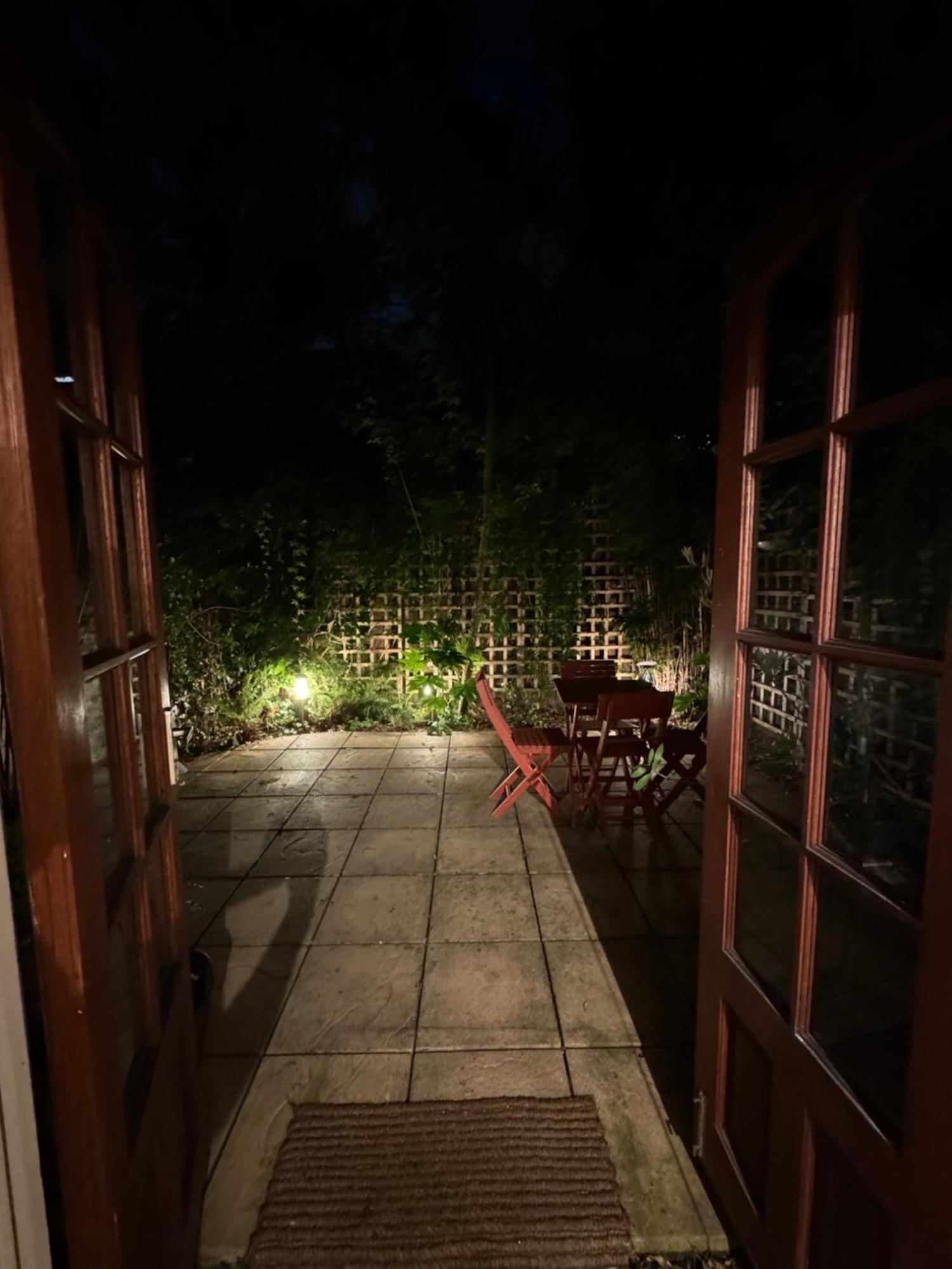 A Beautiful With A Private Garden Privatunterkunft