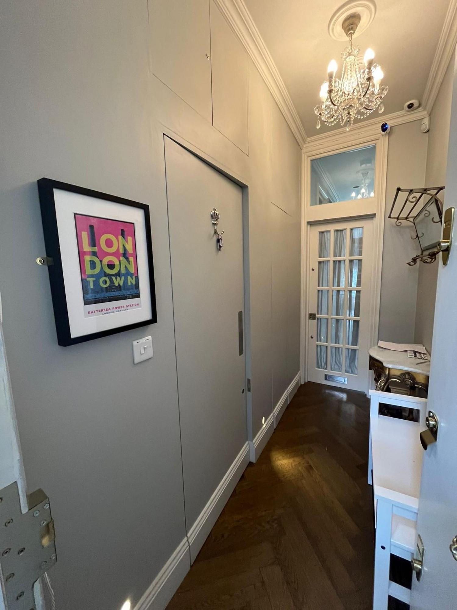 Chelsea Flat, Convenient And Quiet