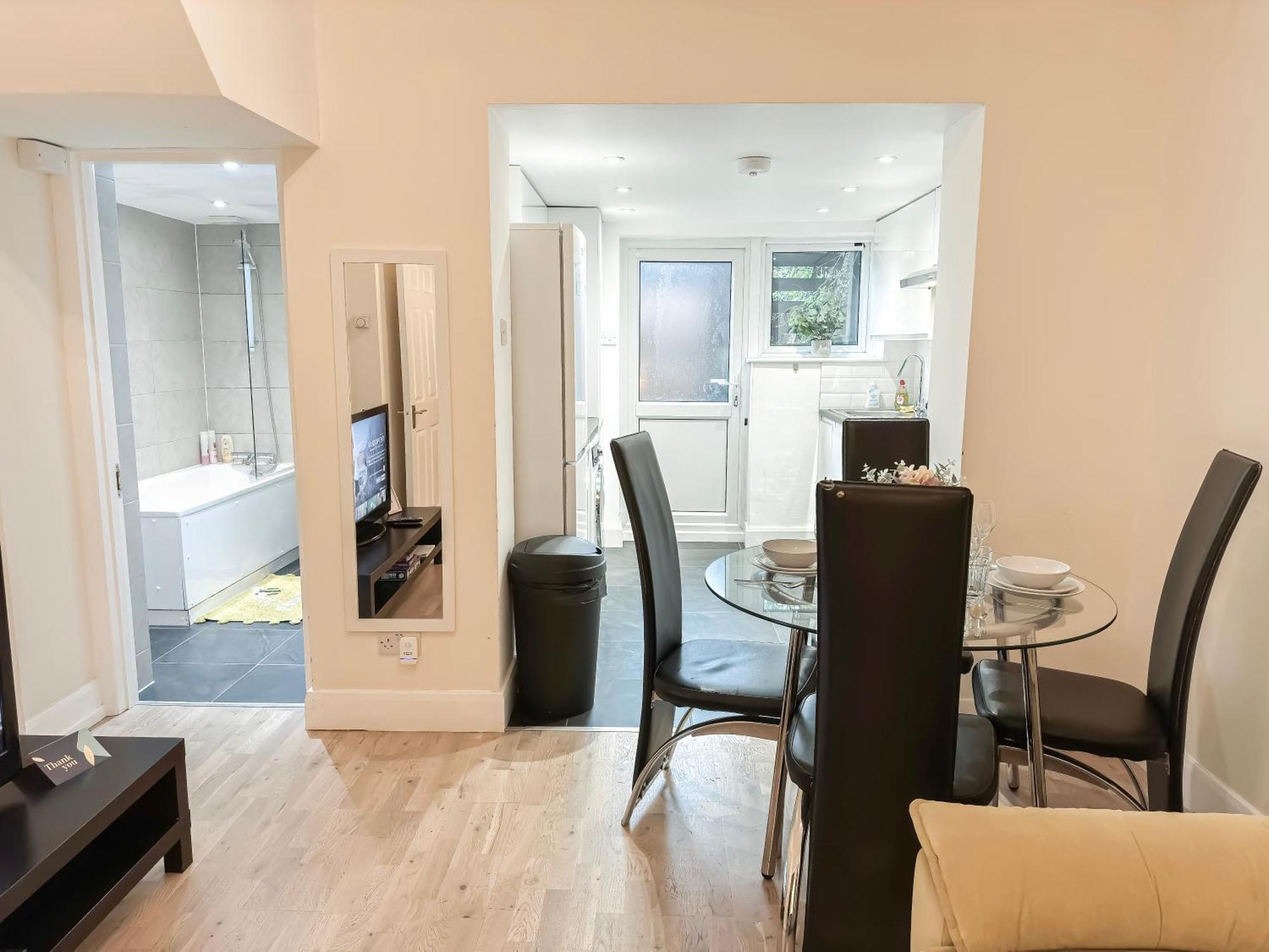 Apartment 1bedroom Flat With Small Garden In Finsbury Park, Highbury London
