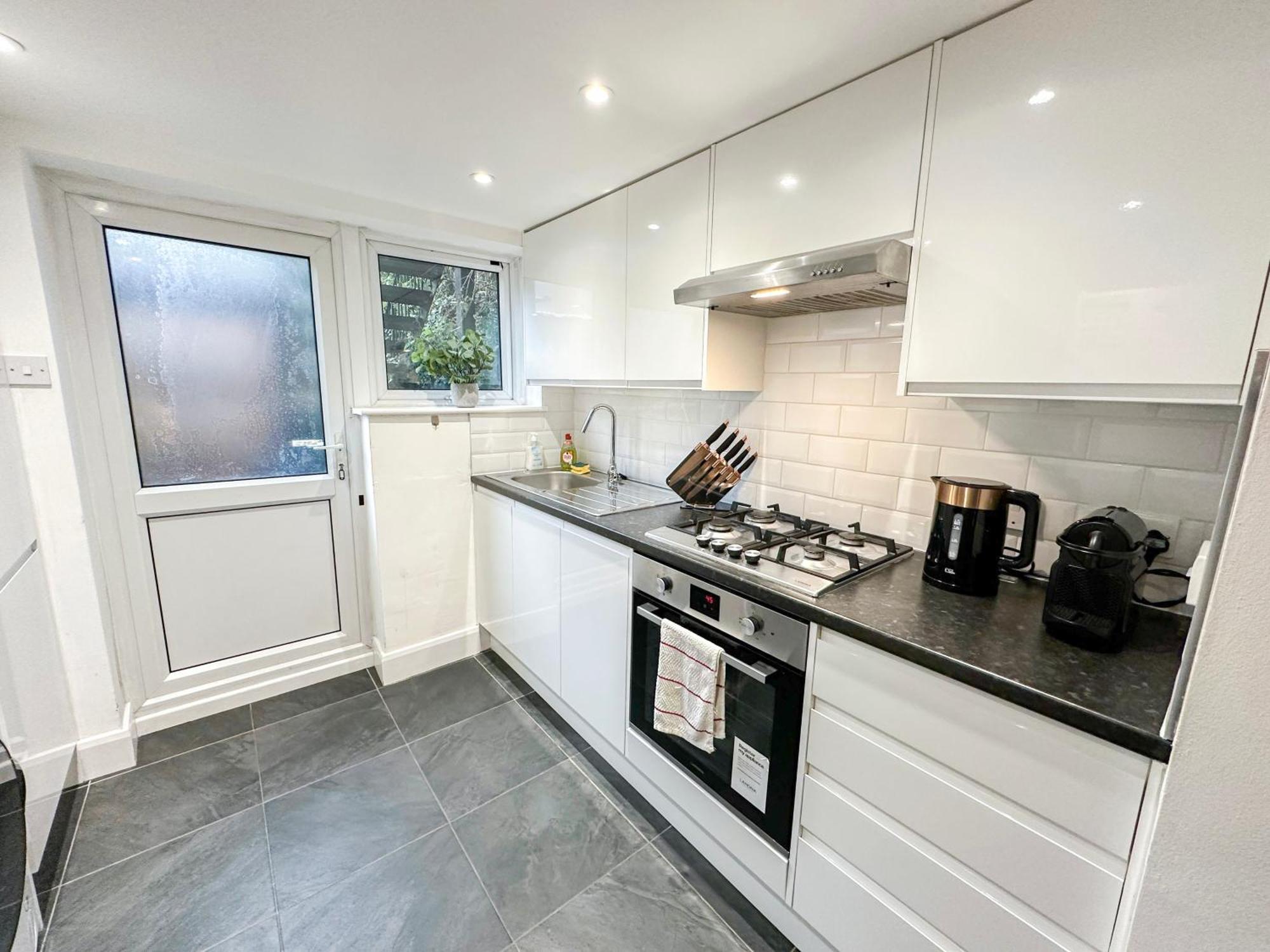 1bedroom Flat With Small Garden In Finsbury Park, Highbury Apartment *