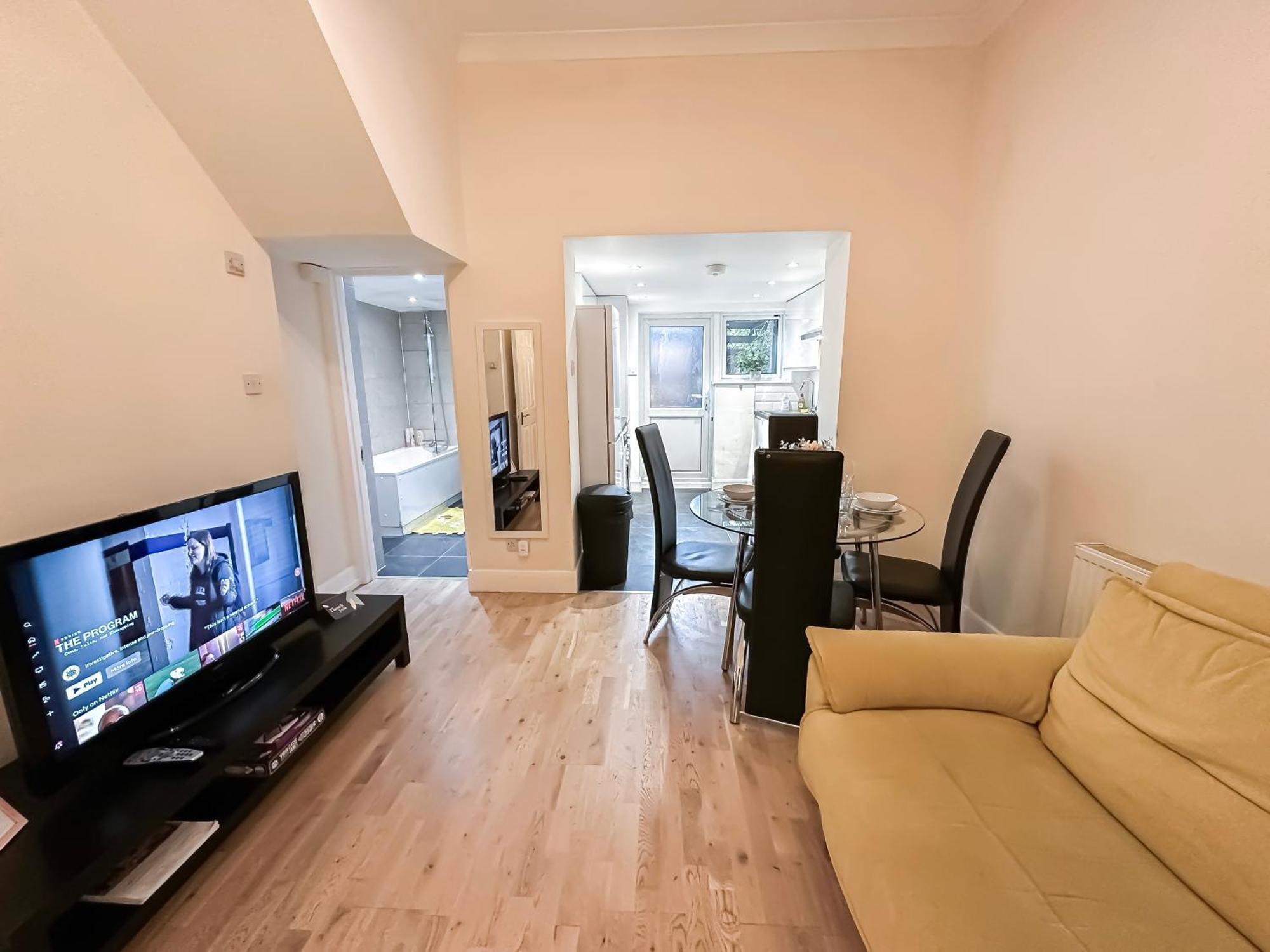 1bedroom Flat With Small Garden In Finsbury Park, Highbury Apartment