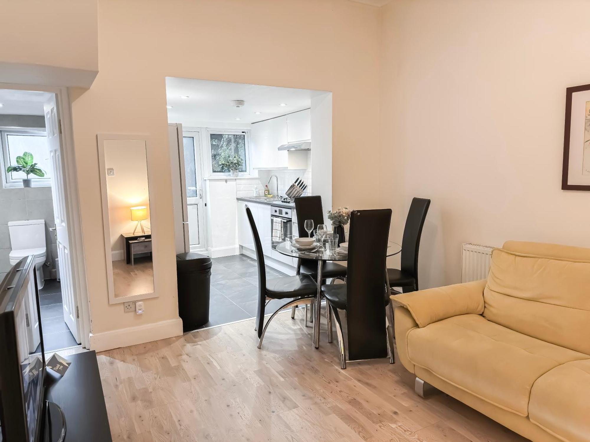 Apartment 1bedroom Flat With Small Garden In Finsbury Park, Highbury London
