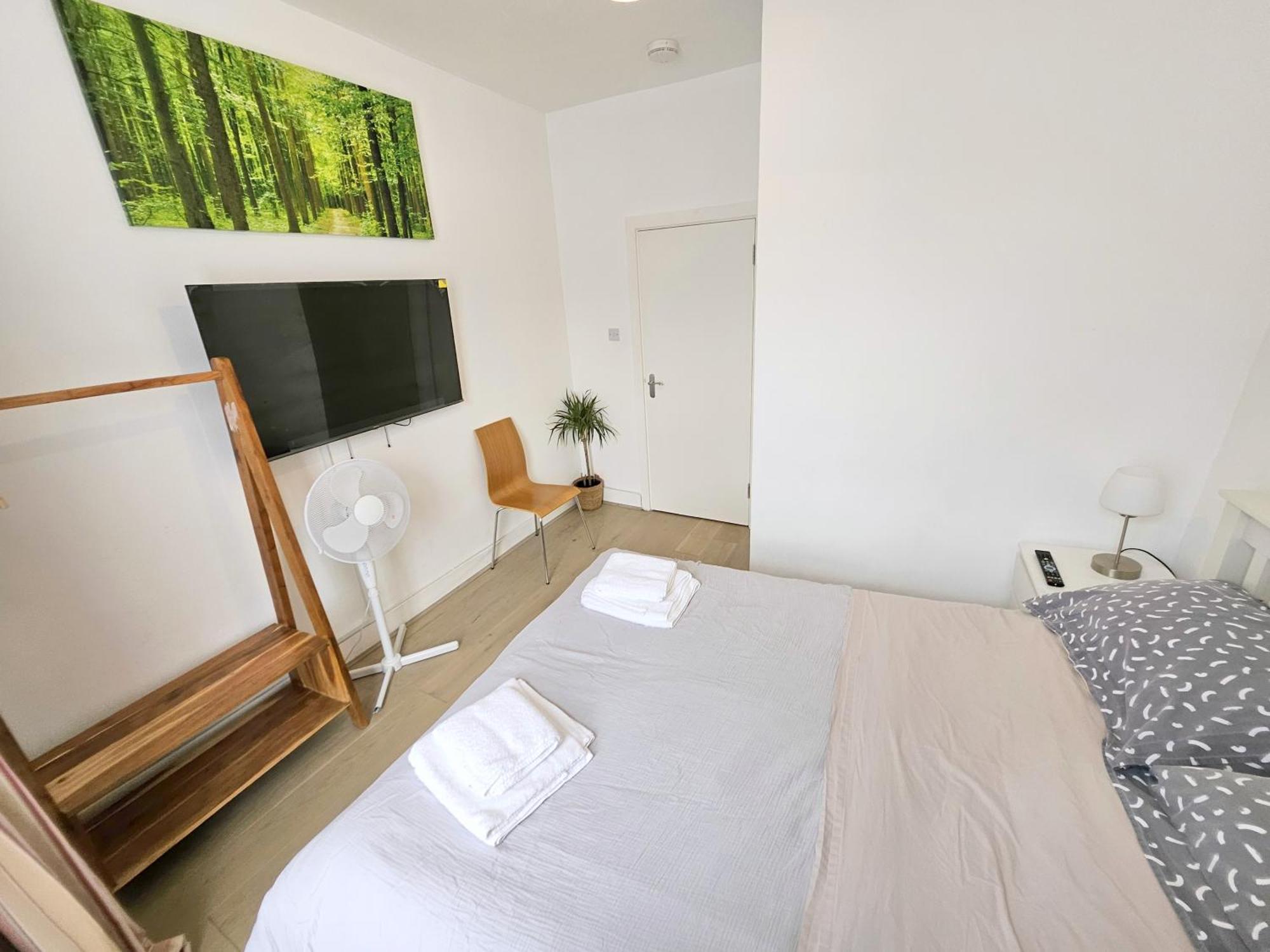 Two Bedroom Flat With Private Patio In Battersea Lägenhet