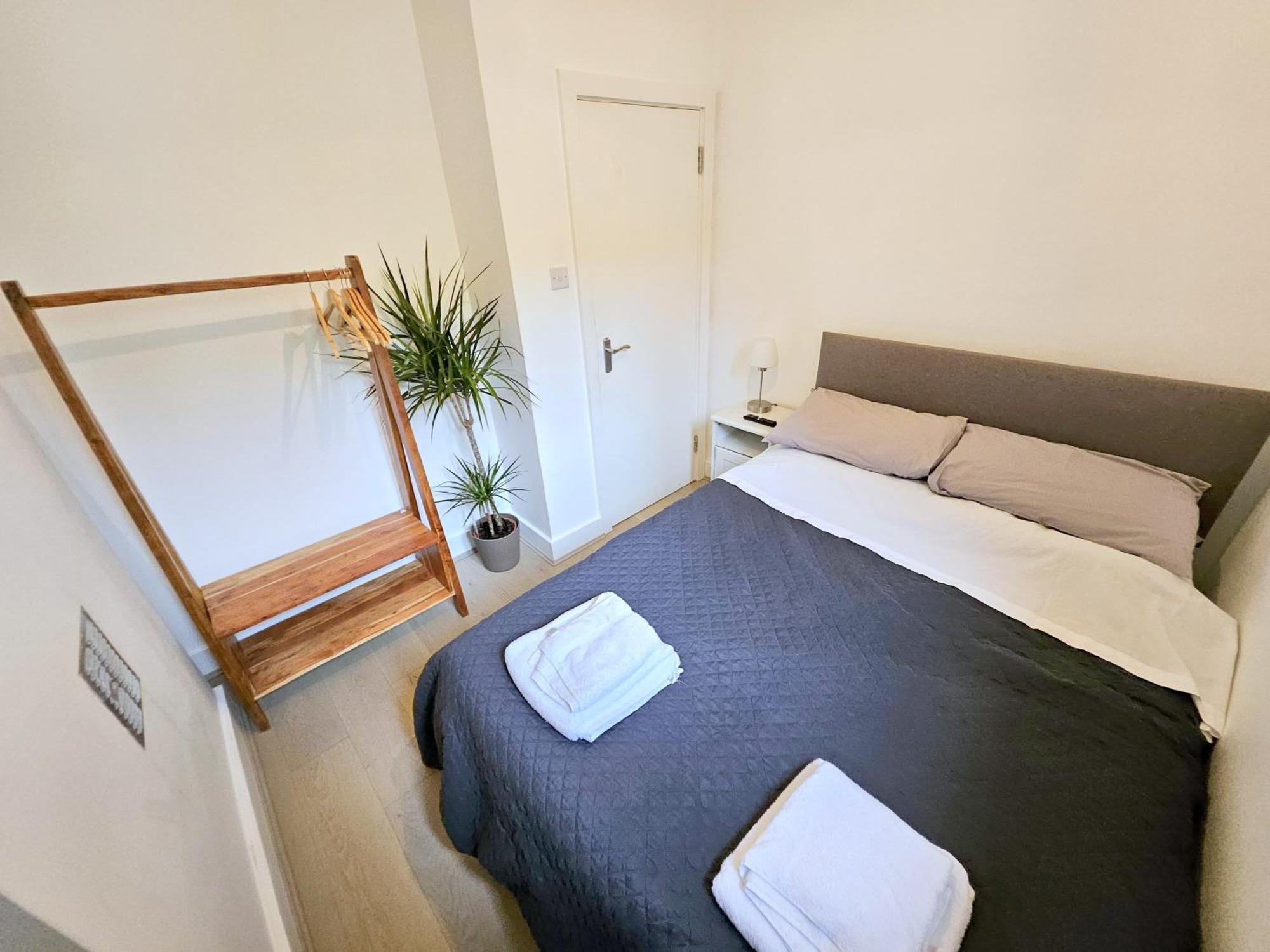 Two Bedroom Flat With Private Patio In Battersea Lägenhet