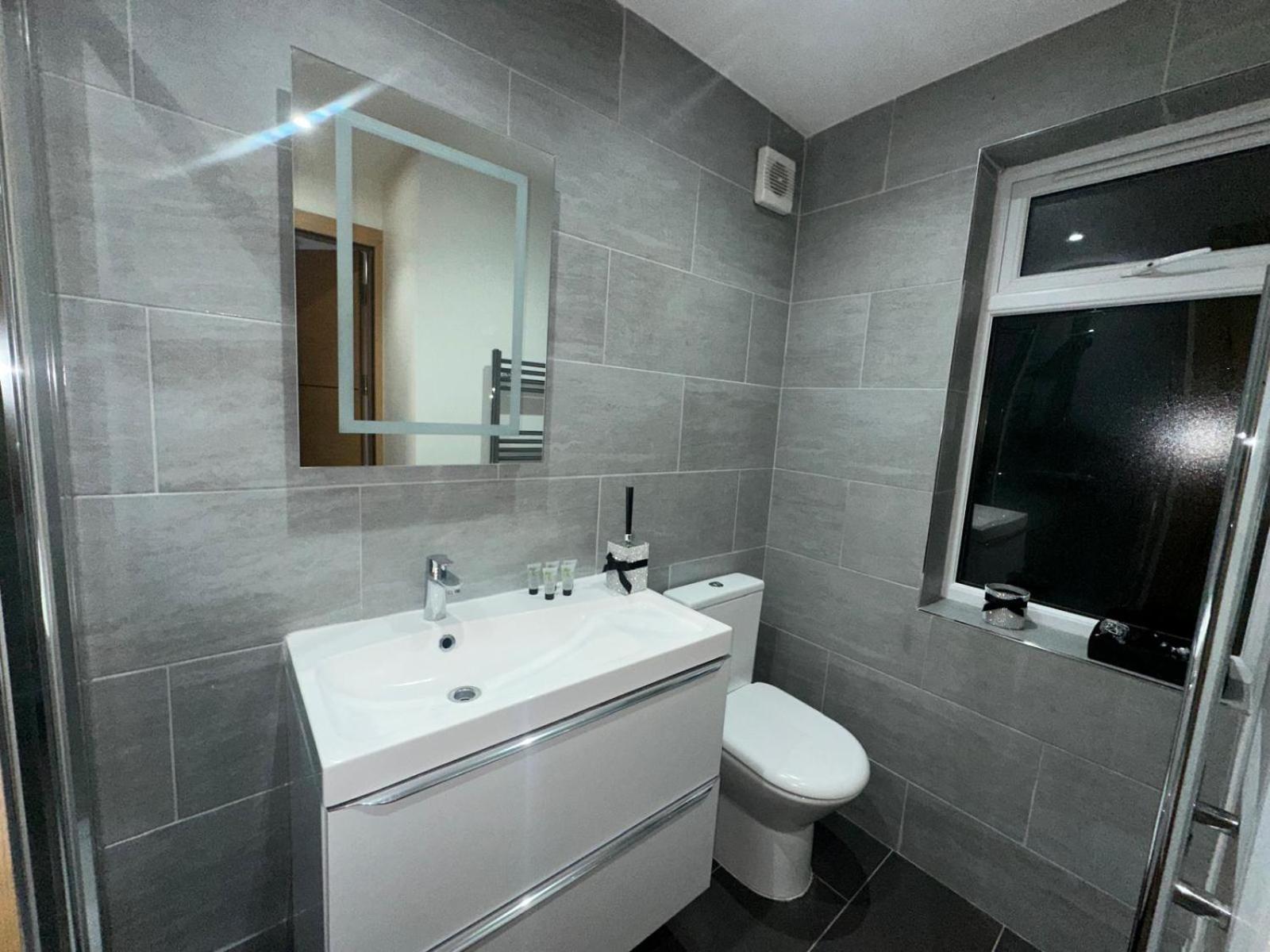 New! Brand New Beautiful Modern Appartement *