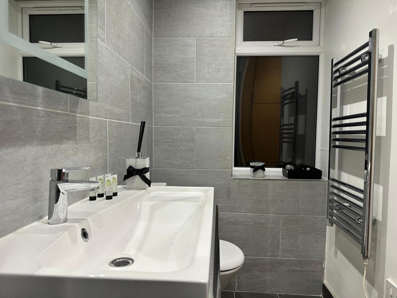 New! Brand New Beautiful Modern Appartement Londres