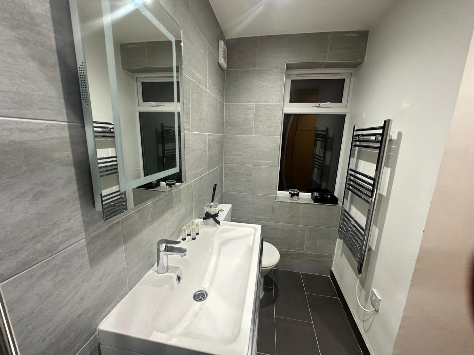 Appartamento New! Brand New Beautiful Modern Londra