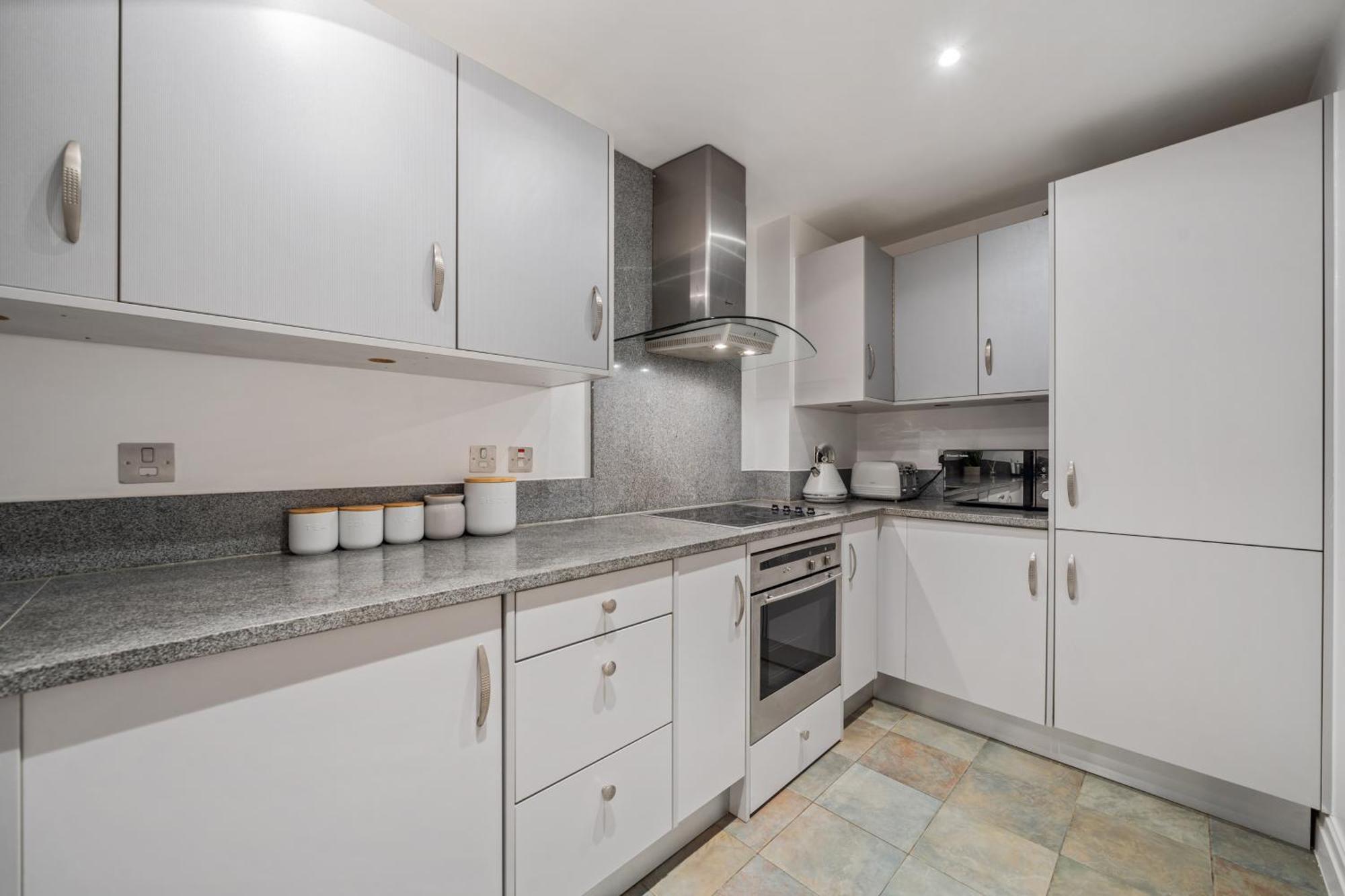 2 Bedroom In Hoxton Square, Shoreditch, London, N1 Londra