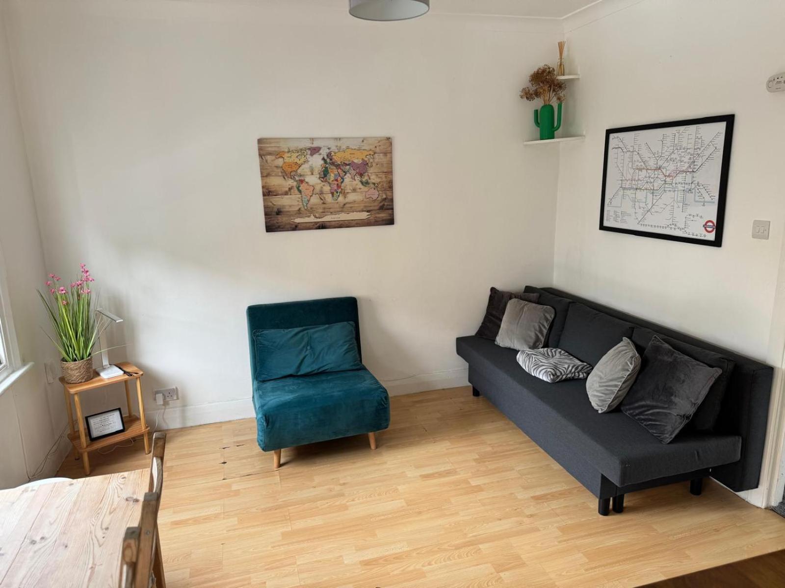 Prime Location In Camden Town * London