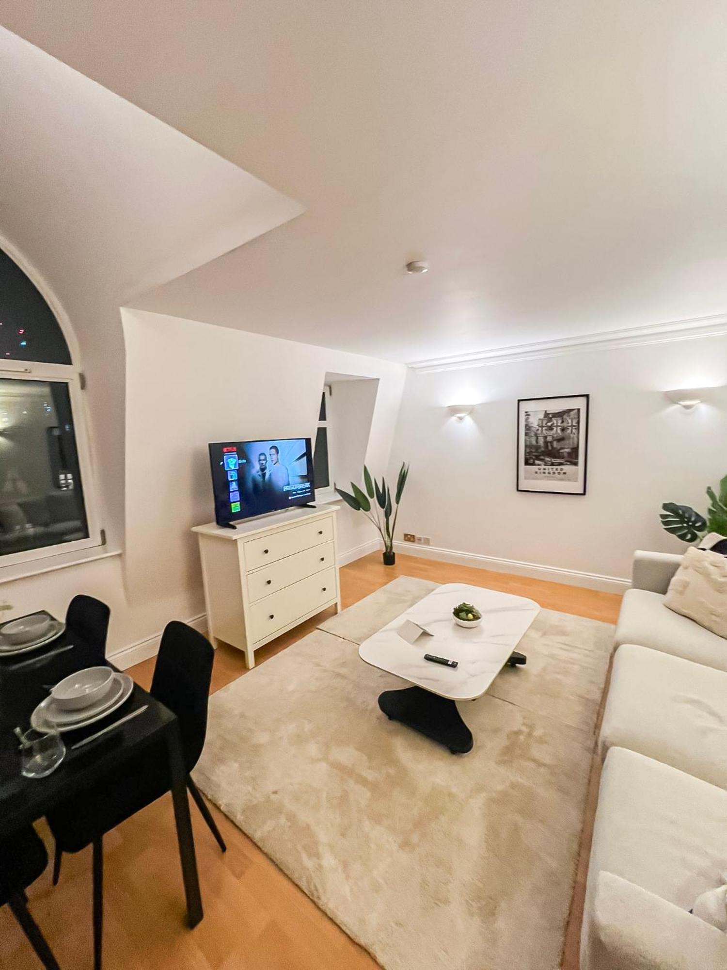 Lux 3 Bedroom Penthouse In Borough Near The Shard, Bermondsey London