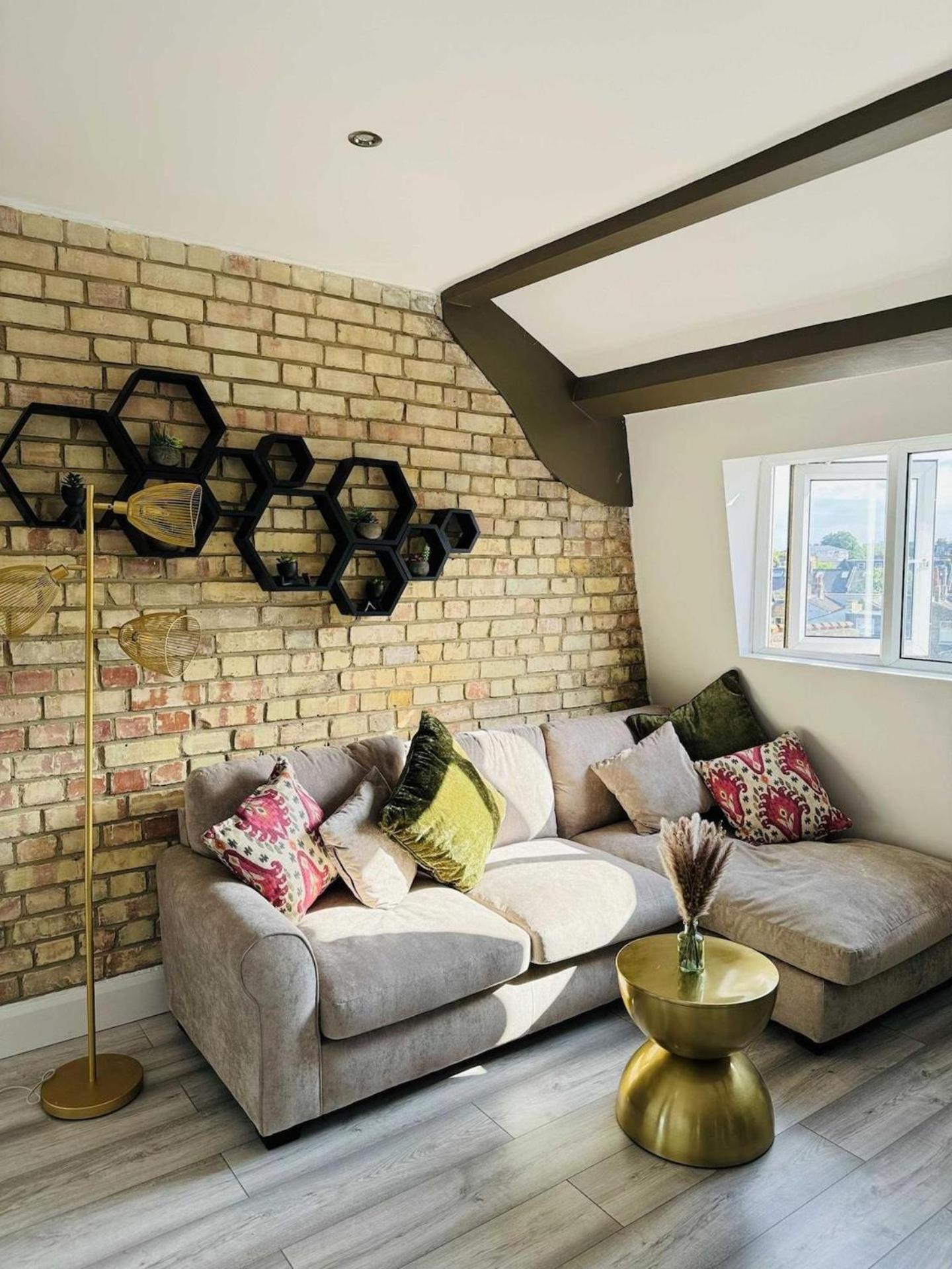 Lägenhet Stylish Two-story Retreat