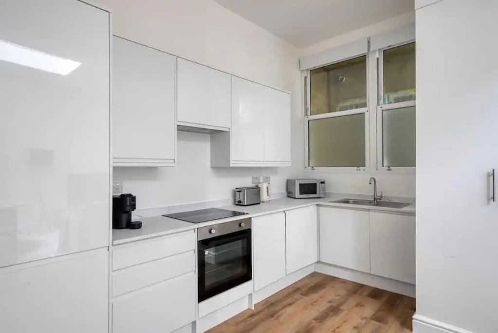 Luxury 2 Bed In Knightsbridge Lejlighed London