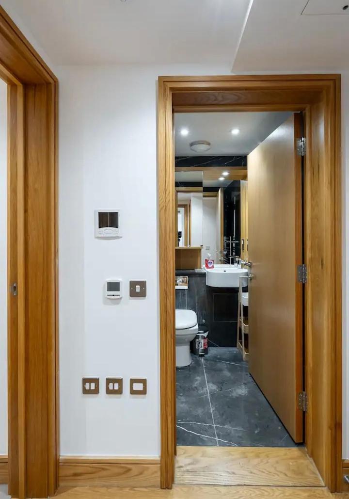 Modern 2br And Elevator C-london
