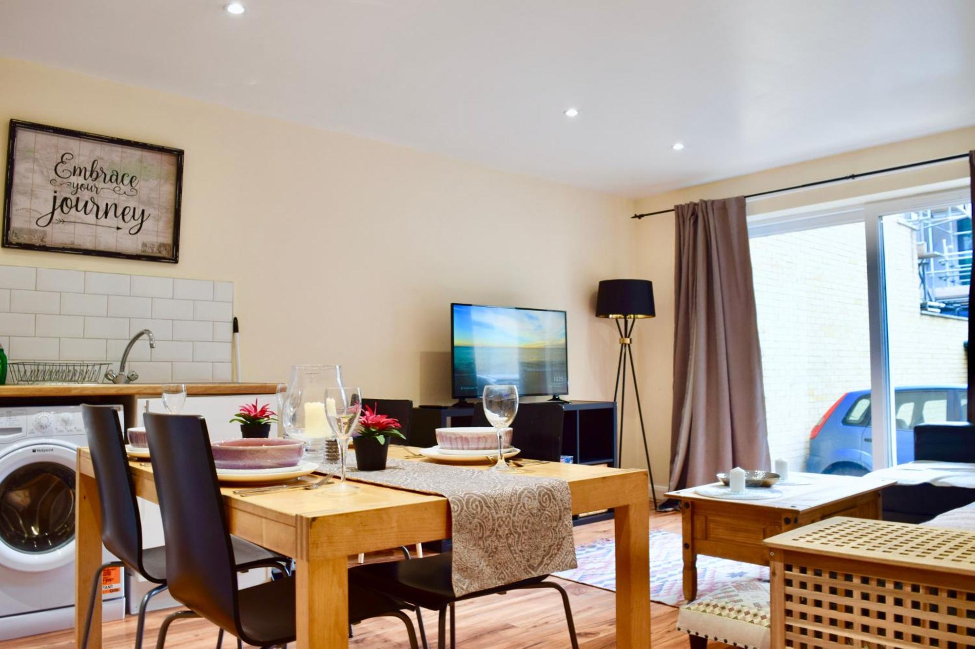 Stylish And Homely 4 Bedroom In East Lägenhet