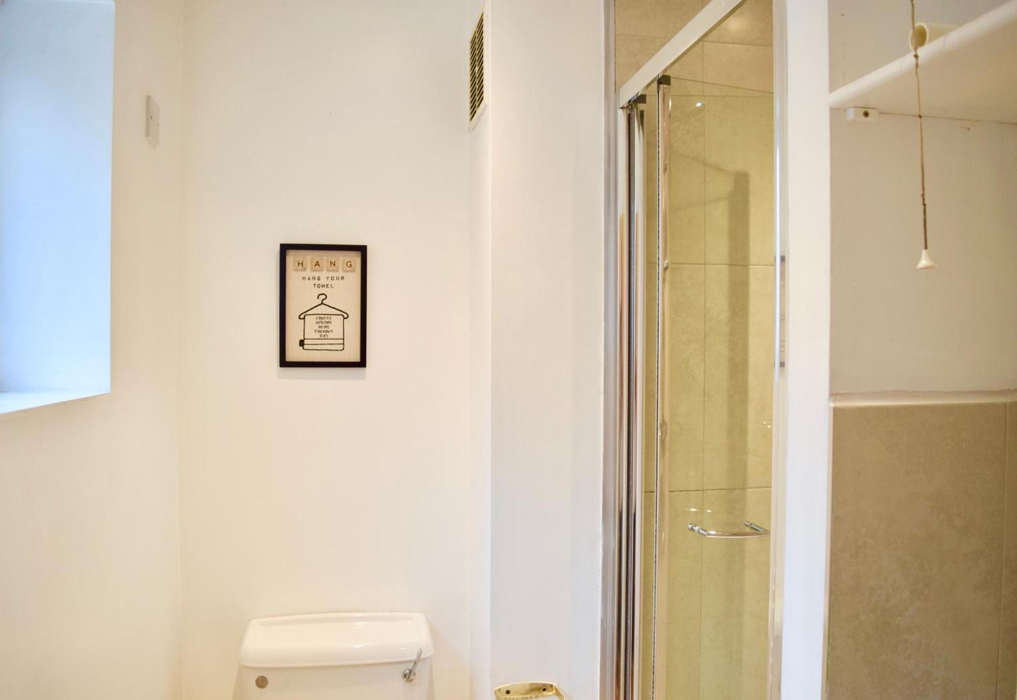 Stylish And Homely 4 Bedroom In East Lägenhet London