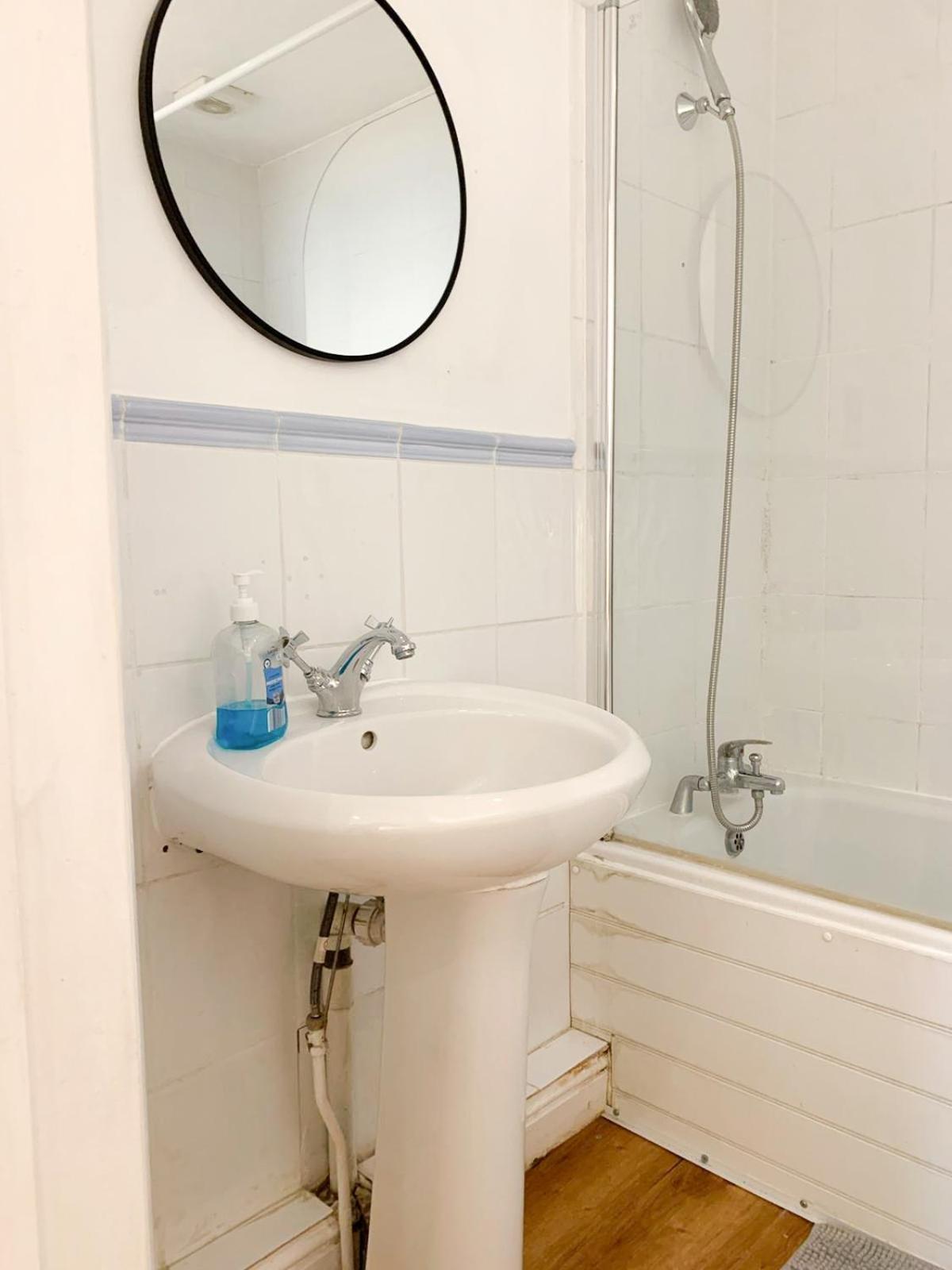 Lovely 1 Bedroom Flat In West Kensington London, Shepherd's Bush * Londen