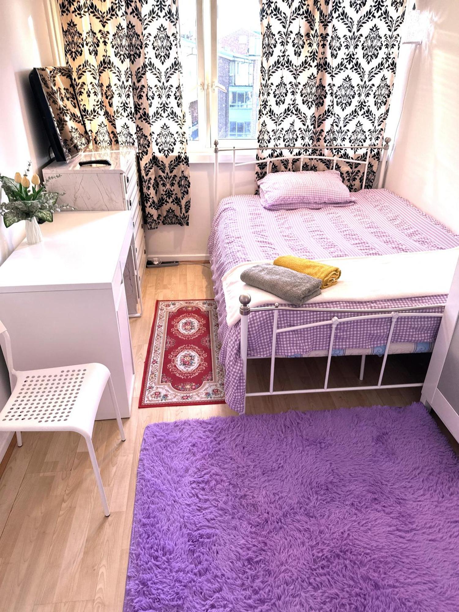 Excellent Double In Cheap Rate Around Rum i privatbostad