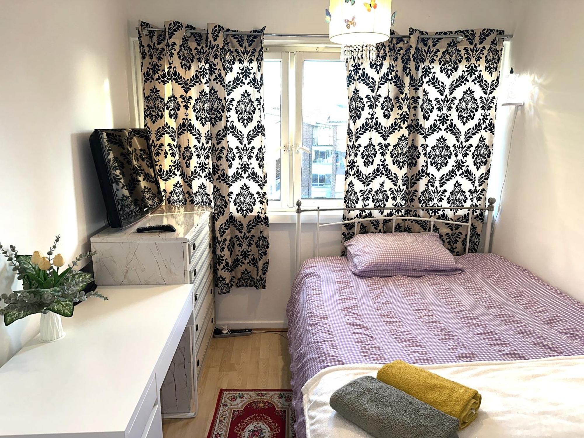 Rum i privatbostad Excellent Double In Cheap Rate Around London