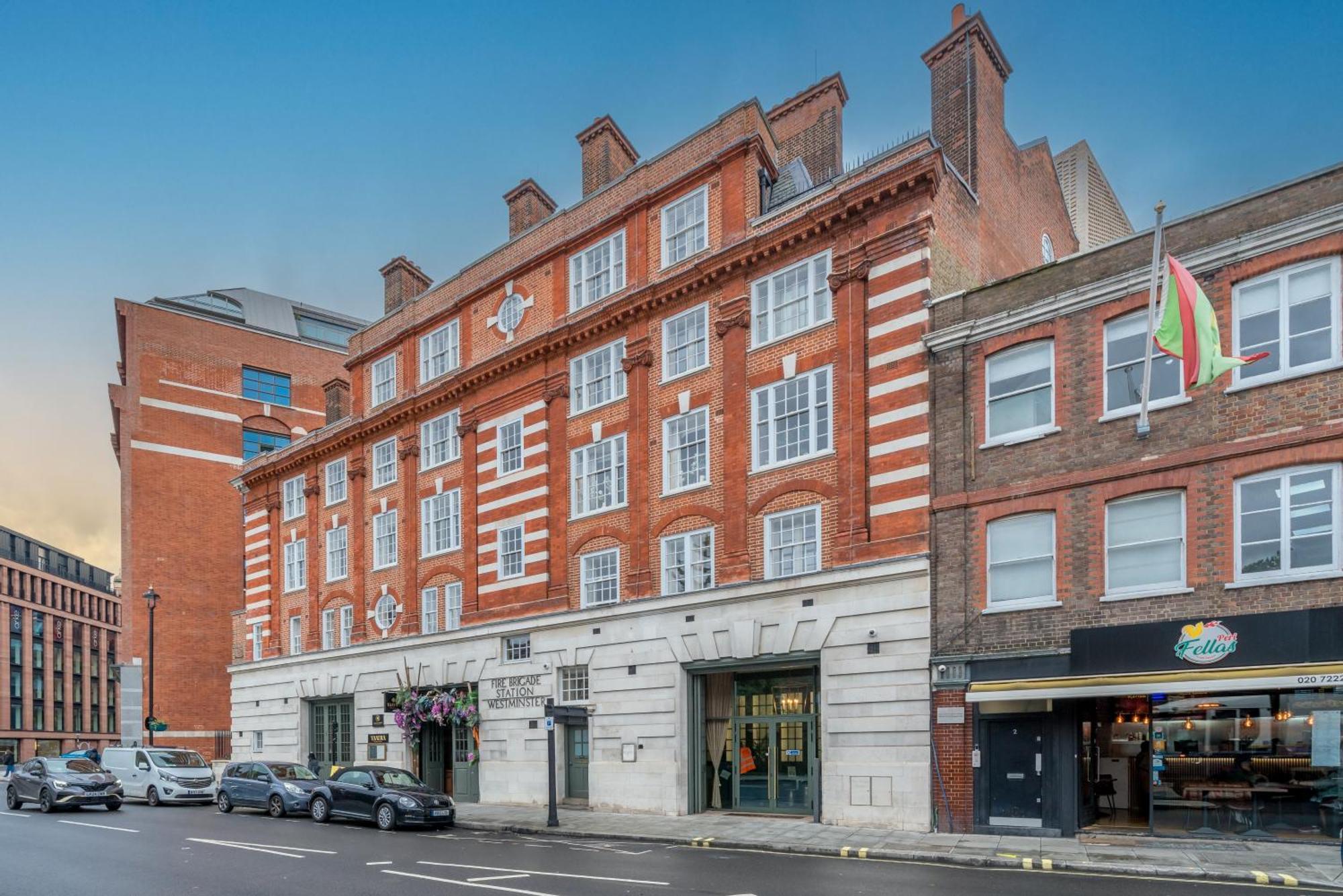 Luxury Flats Near Big Ben And Eye * Londen