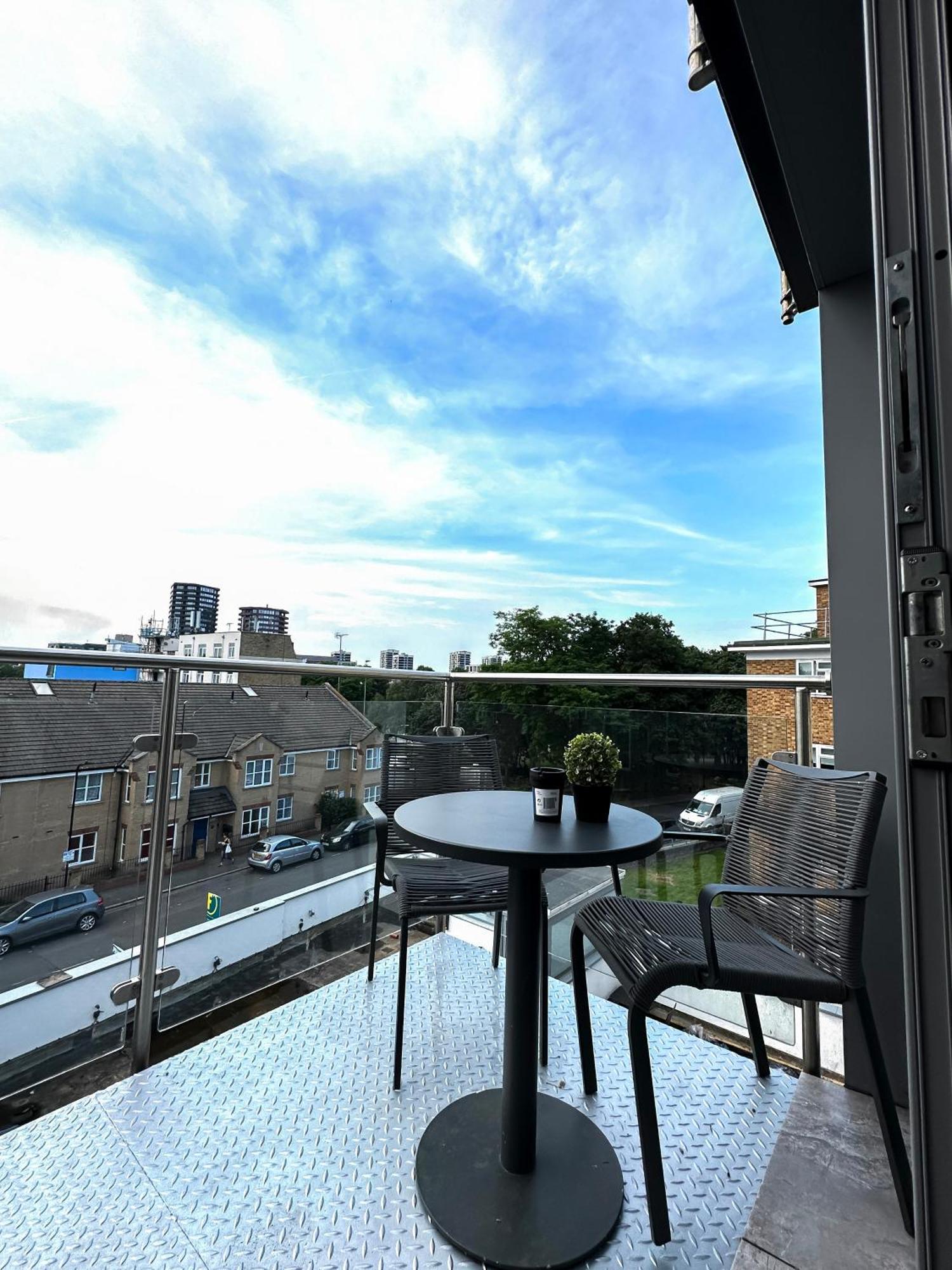 Contemporary With Private Terraces In Shoreditch, Hoxton, Islington Lägenhet *