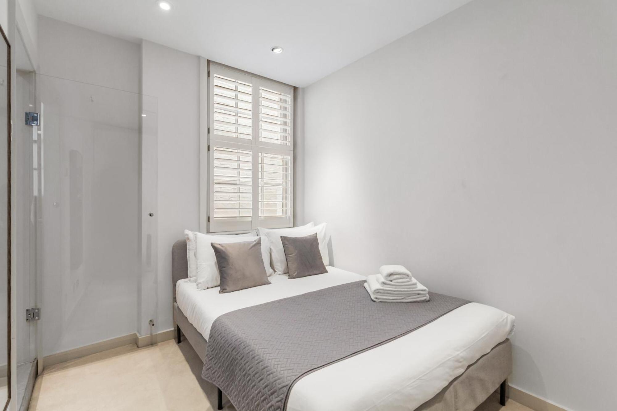 Luxurious Townhouse - La Reserve Knightsbridge Apartment