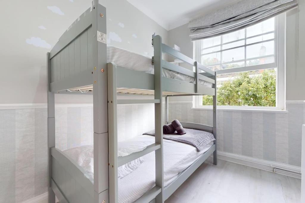 -air Con- Premium House - Prime Location *