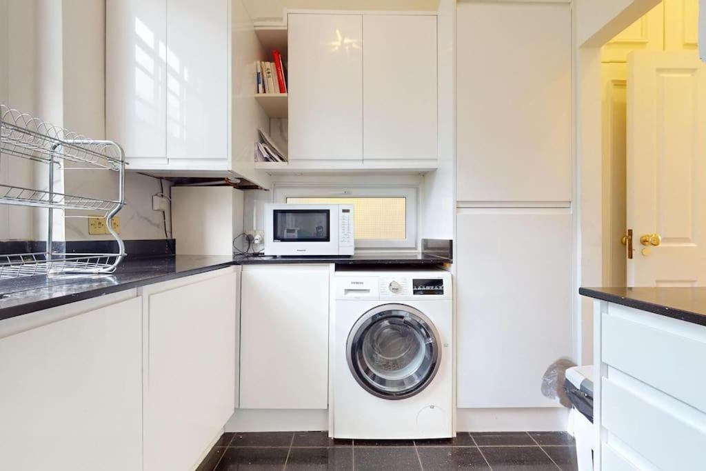 -air Con- Premium House - Prime Location * London