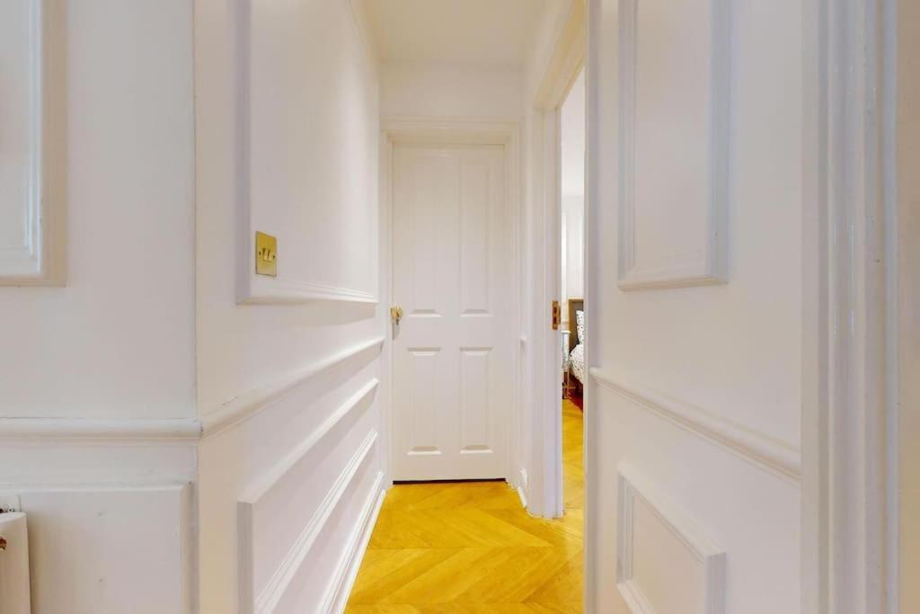 -air Con- Premium House - Prime Location * London