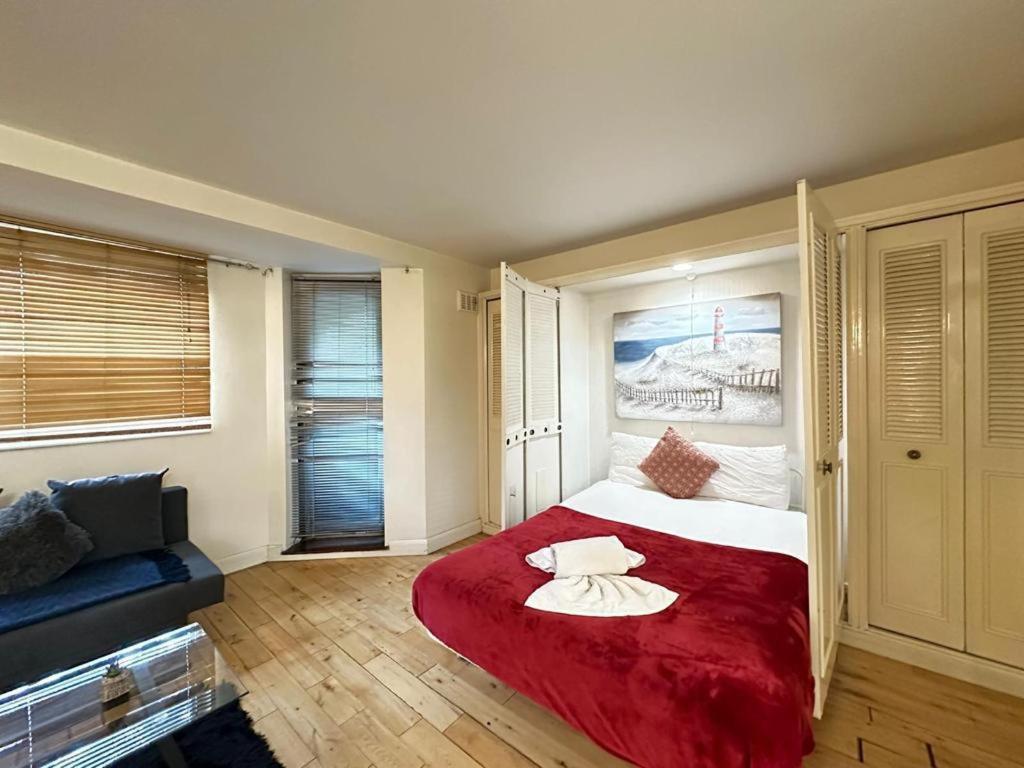 Chelsea Studio - Sleeps 4 - Near Cromwell Hospital Lejlighed *
