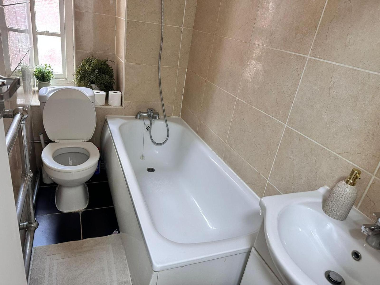 Apartment Family Studio In Central *
