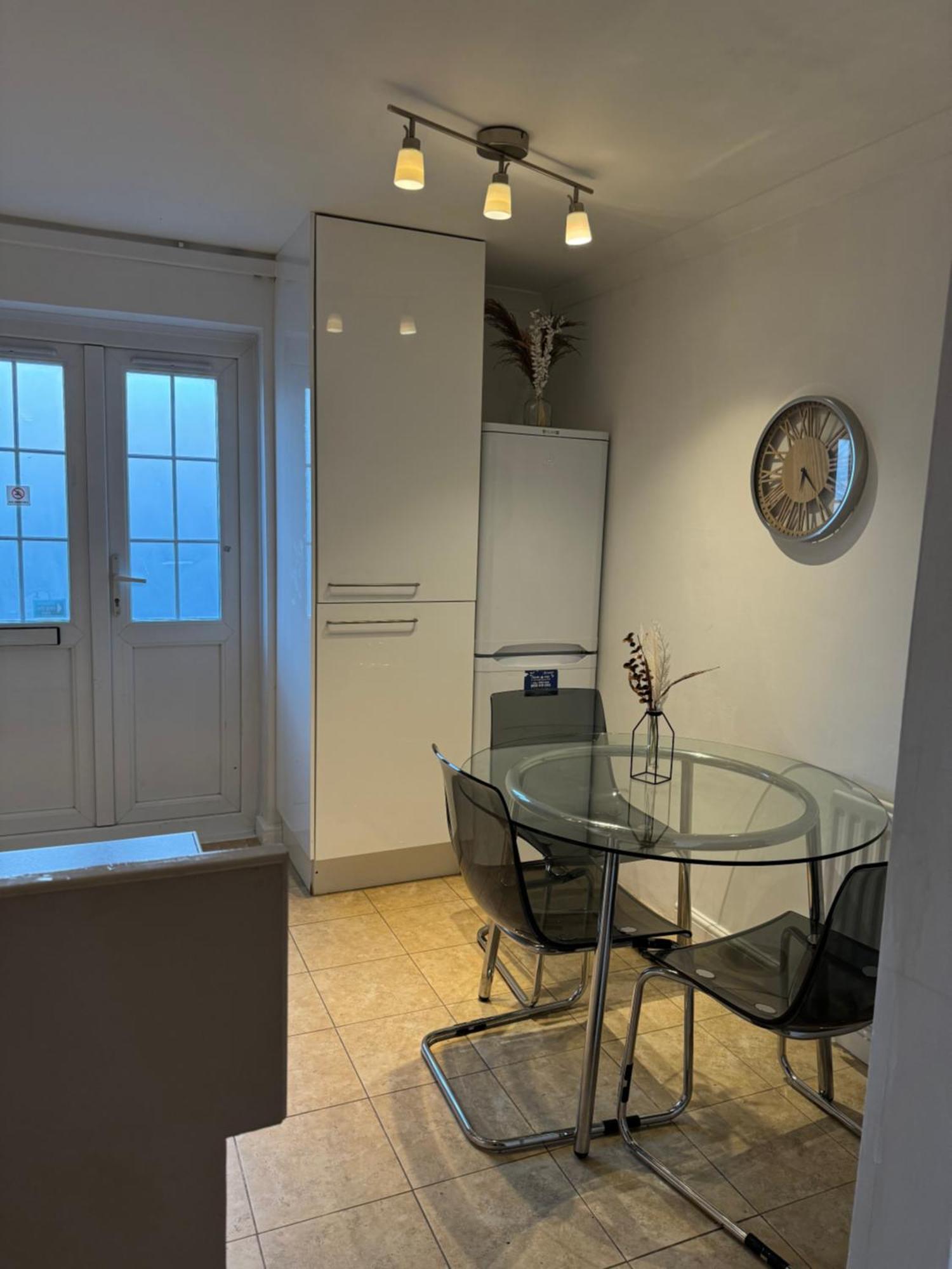 2 Bed House Near Canary Wharf * Londen