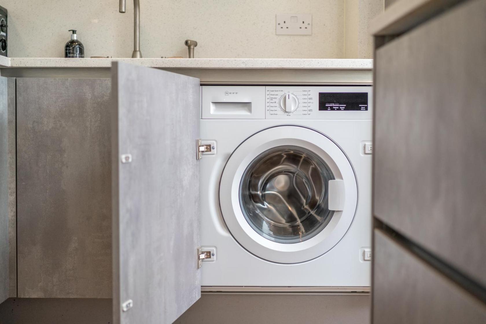 Urban Escape - Spacious 3-bedroom Close To Canary Wharf London