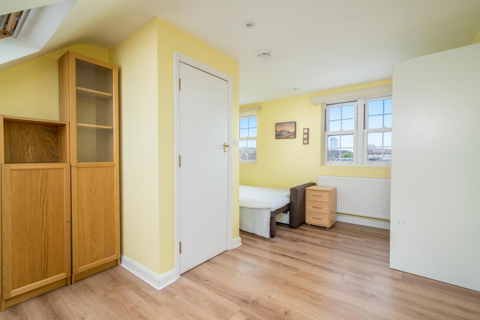 Urban Escape - Spacious 3-bedroom Close To Canary Wharf Ferienhaus