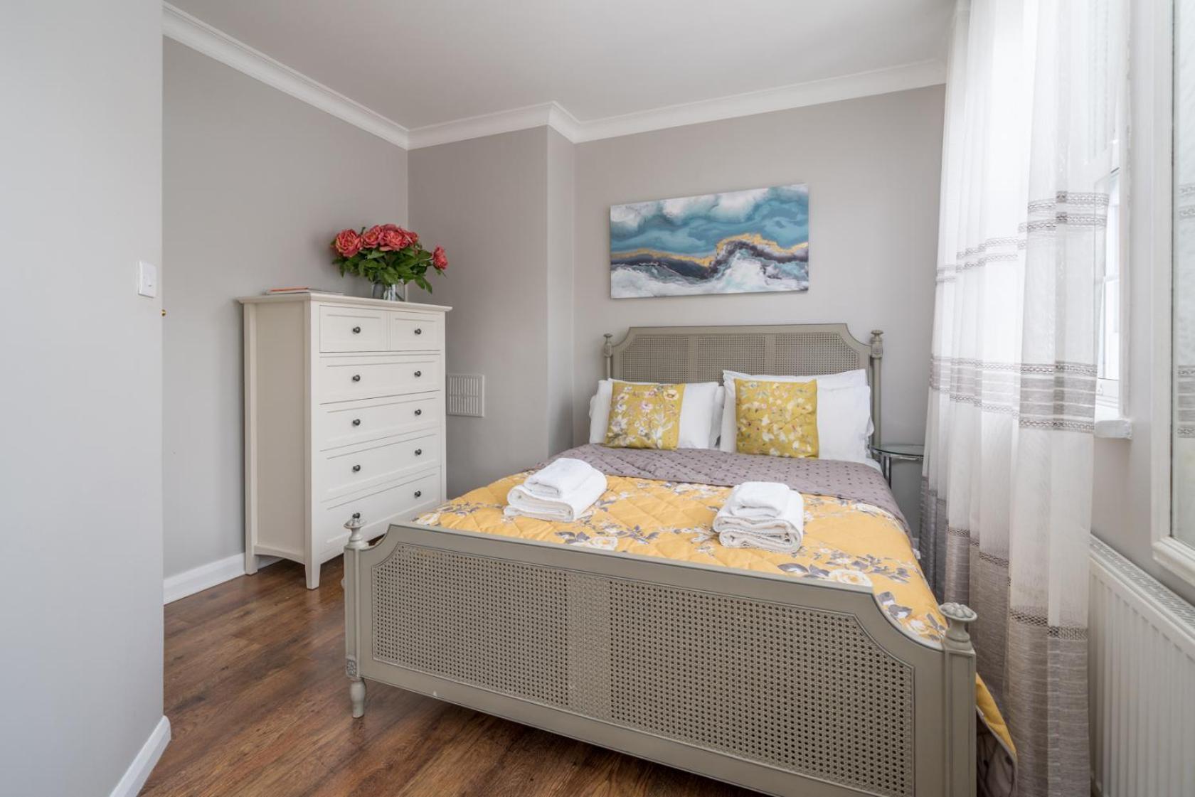Urban Escape - Spacious 3-bedroom Close To Canary Wharf Ferienhaus London
